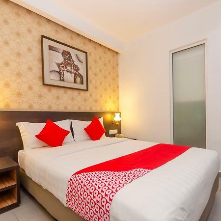 Oyo 1164 Hotel 906 Kota Laksamana Malacca Esterno foto