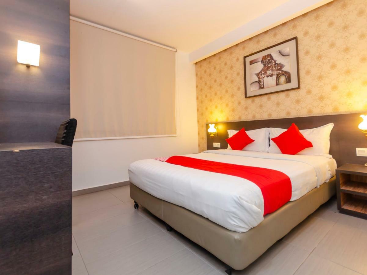 Oyo 1164 Hotel 906 Kota Laksamana Malacca Esterno foto